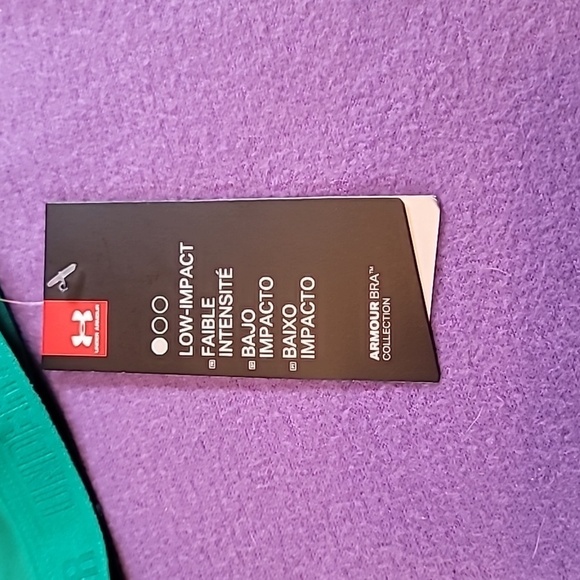 0728. NWTs ~ Under Armour ~ Low Impact ~ Yoga- Pilates-Hiking ~ Removable Pads~ - Picture 4 of 11